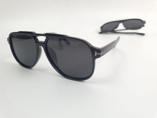 Очки солнцезащитные