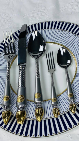 Набор столовых приборов