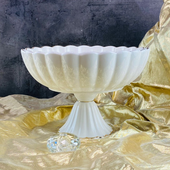 Фруктовница на ножке