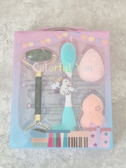 Набор для ухода за лицом и макияжа Colorful You