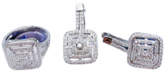 Комплект украшений из бижутерного сплава c кристаллом