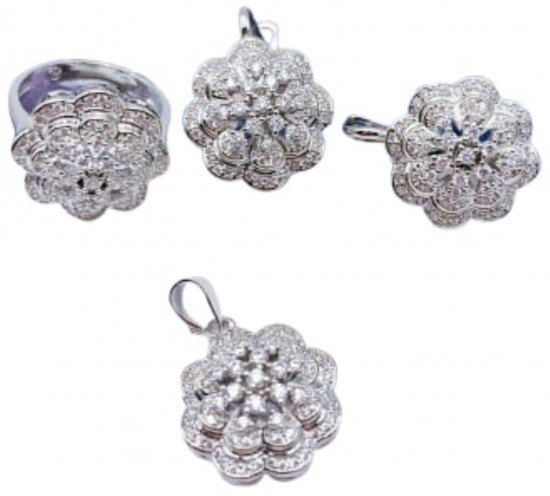 Комплект украшений из бижутерного сплава c кристаллом