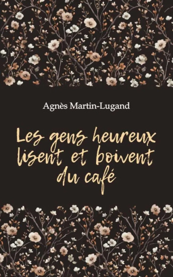 Les gens heureux lisent et boivent du cafe