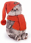 Басик в вязаной  шапке и шарфе, 19 см