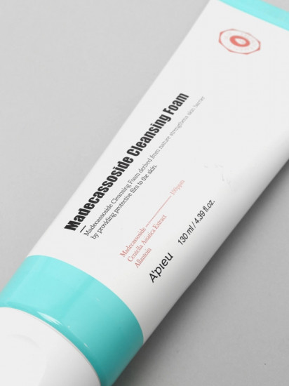 Пенка для умывания с экстрактом центеллы азиатской «Madecassoside Cleansing Foam»