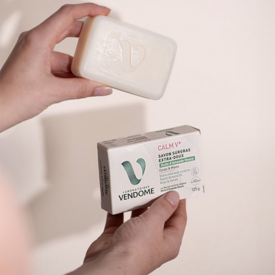 Мыло для тела и рук «Extra-mild Surgras Soap Sweet Almond Oil»