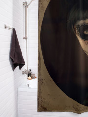 Штора для ванной с водоотталкивающей пропиткой «Готический портрет» - Фото 3