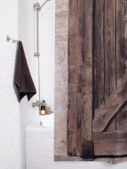 Штора для ванной с водоотталкивающей пропиткой «Деревяная дверь в сарай» - Фото 3