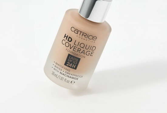 Тональный крем для лица «HD Liquid Coverage», оттенок 010 Light Beige