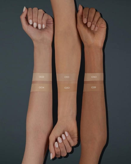Тональный крем для лица «True Skin Hydrating Foundation», оттенок 020 Warm Beige