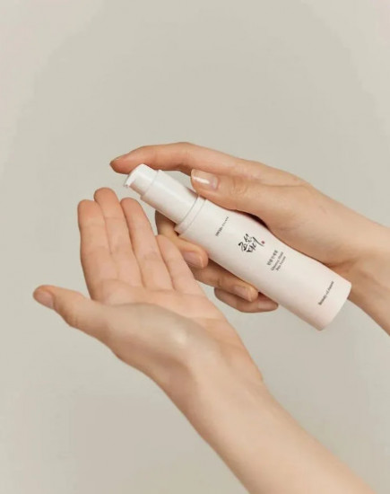 Солнцезащитная сыворотка с женьшенем «Ginseng Moist Sun Serum SPF50»