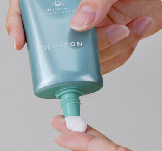 Увлажняющий солнцезащитный крем с CICA-комплексом «Cicaluronic Non-Nano Sunblock SPF50»
