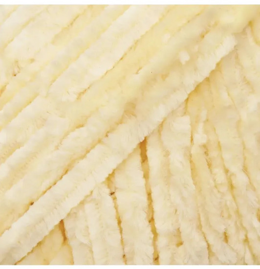 Пряжа для вязания «Велюровая 160», цвет 04 светло-бежевый