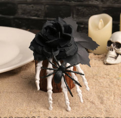 Заколка для волос с черепом и скелетной рукой «Паучья роза» - Фото 2