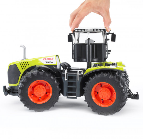 Трактор с поворачивающейся кабиной «Claas Xerion 5000»