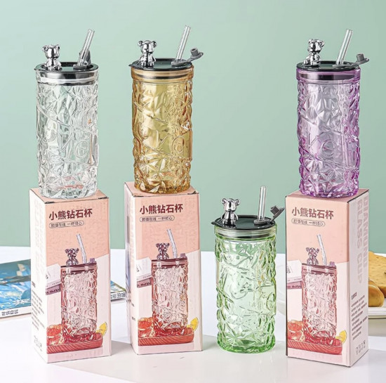 Стакан с трубочкой