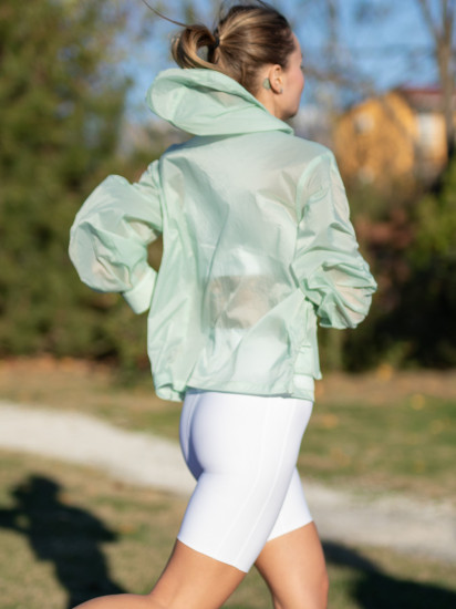 Ветровка женская