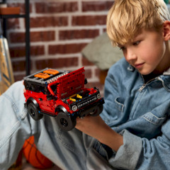 Конструктор Technic 42213 Внедорожник Ford Bronco. Ford Bronco® SUV - Фото 7