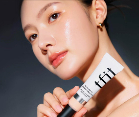 Увлажняющий тональный флюид «Radiance Fit Serum Foundation», оттенок С02 Peach