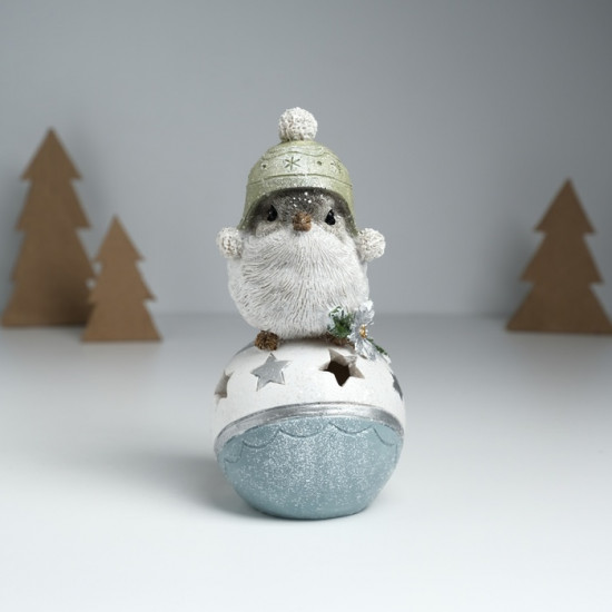 Фигурка светящаяся «Воробышек в шапке сидит на новогоднем шарике»