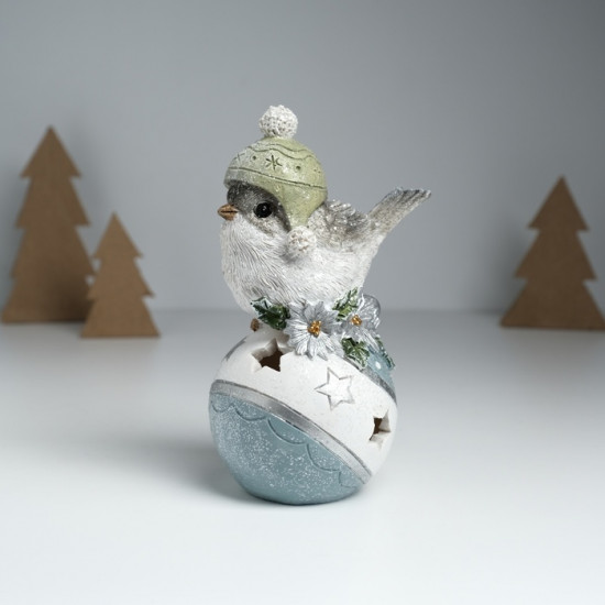 Фигурка светящаяся «Воробышек в шапке сидит на новогоднем шарике»