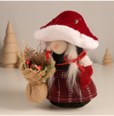 Фигурка «Бабуся-мухомор с новогодней корзиной» - Фото 4