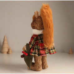 Фигурка «Белочка в зимнем платье с сумочкой» - Фото 2