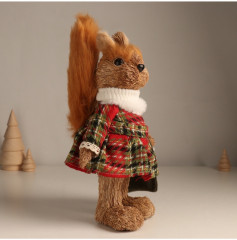 Фигурка «Белочка в зимнем платье с сумочкой» - Фото 4