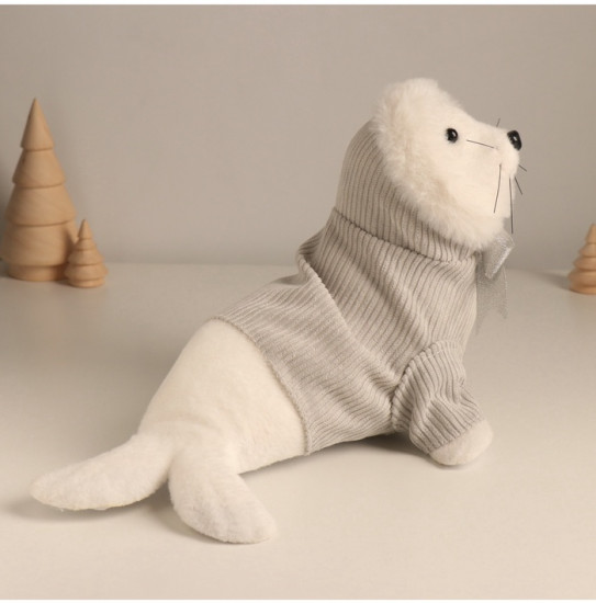 Фигурка «Белый тюлень в курточке с капюшоном»