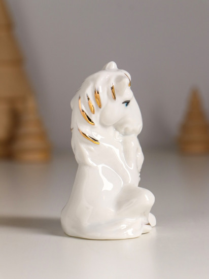 Фигурка «Коняшка с букетом»