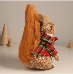 Фигурка новогодняя «Белочка в зимнем пальто» - Фото 3