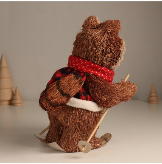 Фигурка новогодняя «Енот на лыжах»