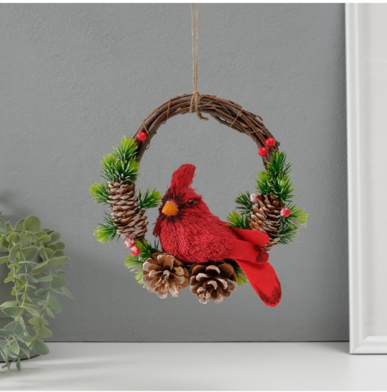 Фигурка-подвеска «Красная птичка на венке с шишками»
