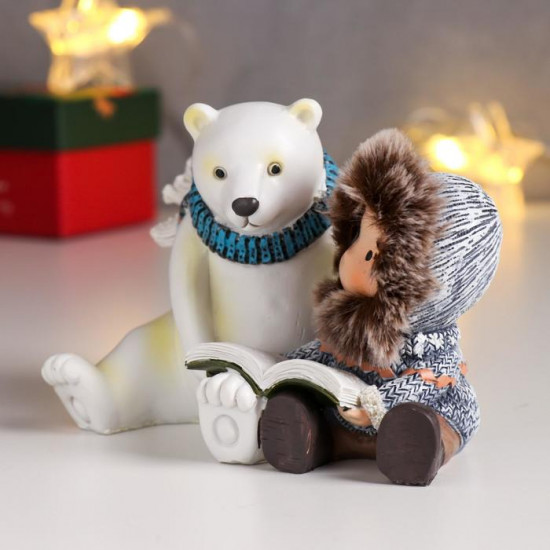 Фигурка «Белый мишка с малышом читают книжку»