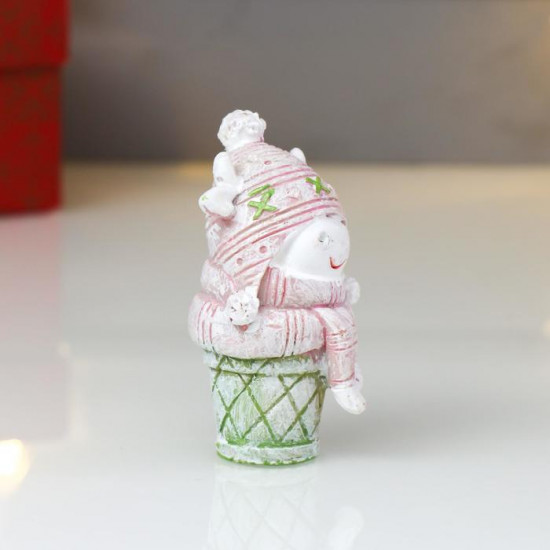 Фигурка «Бычок в вязаной шапке»