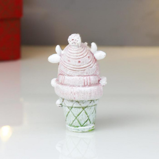 Фигурка «Бычок в вязаной шапке»