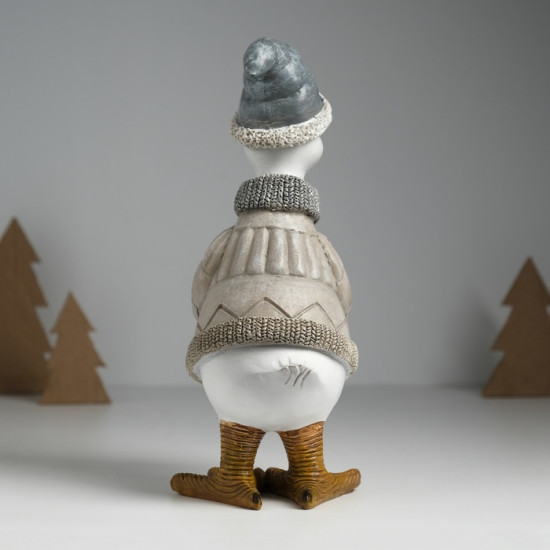 Фигурка «Гусь в бежевом свитере, с подарком»