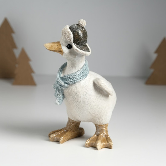 Фигурка «Гусь в шапке-ушанке и шарфе»