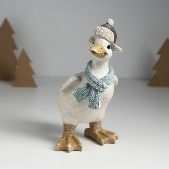 Фигурка «Гусь в шапке-ушанке и шарфе»