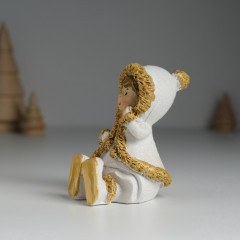 Фигурка «Малышка в белой шубке» - Фото 3