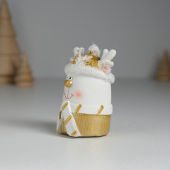 Фигурка «Олень белый в шапке и шарфике» - Фото 3