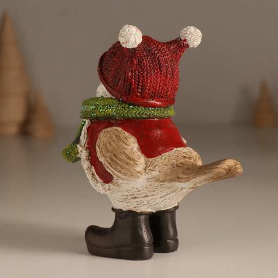 Фигурка «Птичка в жилетке, вязаной шапке с помпонами»
