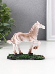 Фигурка «Серый конь на лугу» - Фото 1
