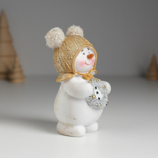 Фигурка «Снеговик в шапке с помпошками»