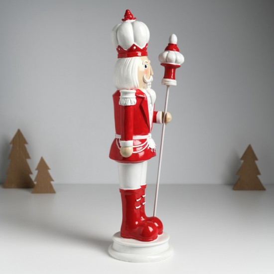 Фигурка «Щелкунчик в красно-белом мундире с пикой»