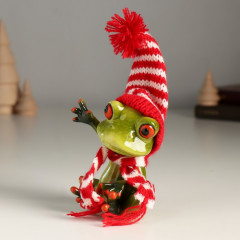 Фигурка «Лягуха в шапочке и шарфике приветствует» - Фото 3