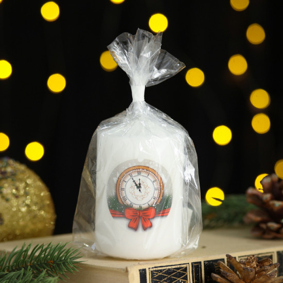 Свеча столбик с рисунком «Новогодние мотивы. Часы»