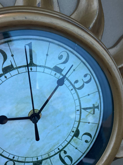 Часы настенные кварцевые (38×38×5 см)