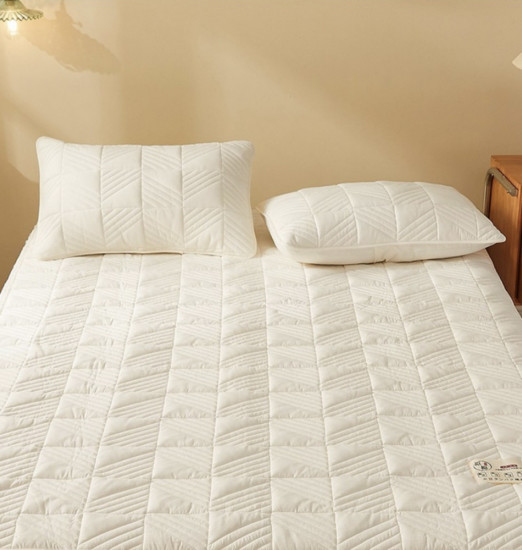 Наматрасник на резинке