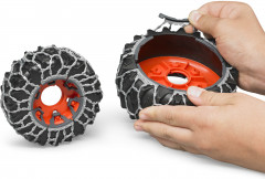 Трактор «Claas Axion 950» с цепями противоскольжения и снегоуборочным ковшом - Фото 7